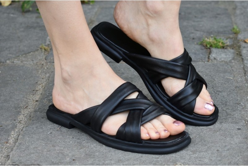 2204 BLACK