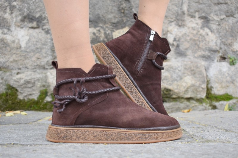 141-115 / BROWN