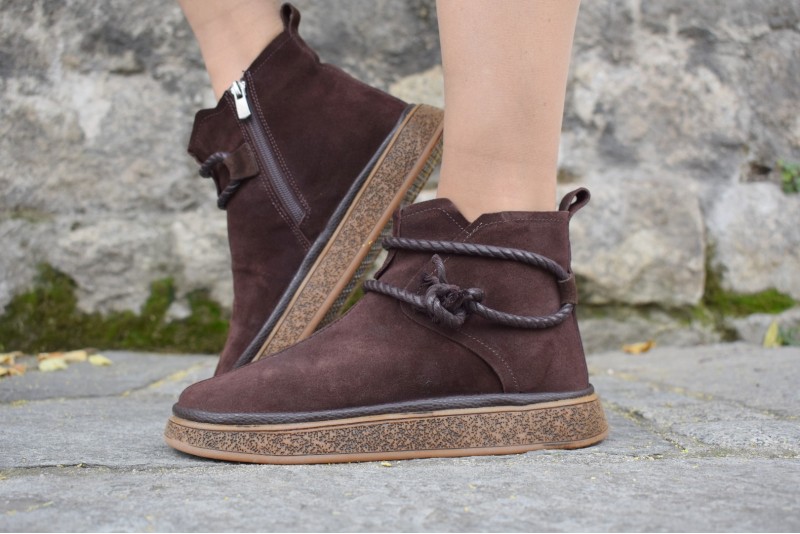 141-115 / BROWN
