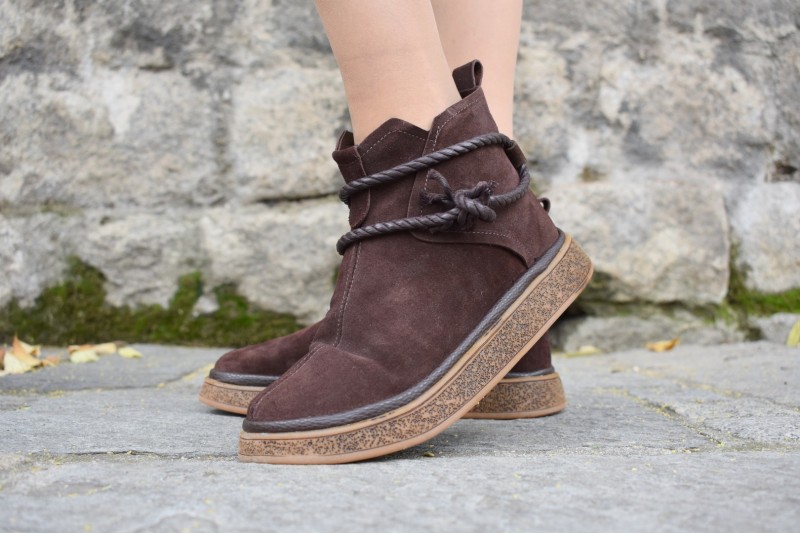 141-115 / BROWN