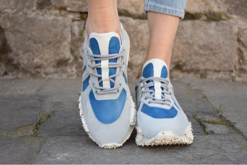 6811 / BLUE & GRAY