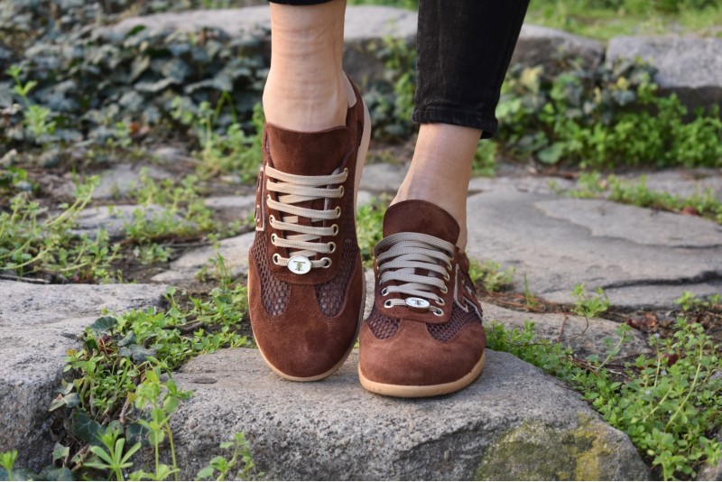 371-1202 / CHOCOLATE