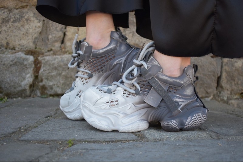 M111 / LIGHT GRAY