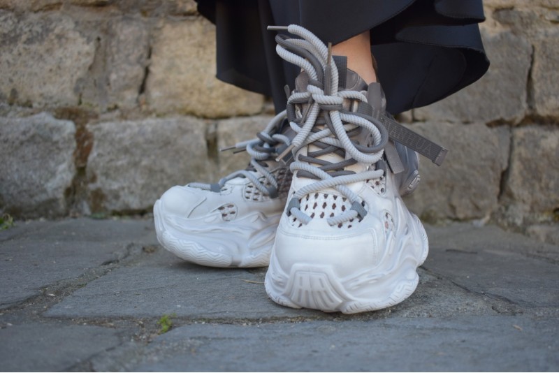 M111 / LIGHT GRAY