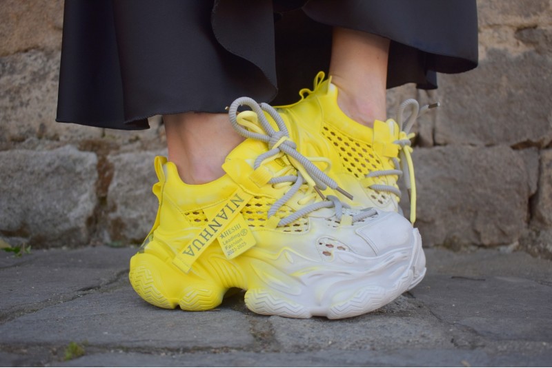 M111 / LIGHT YELLOW