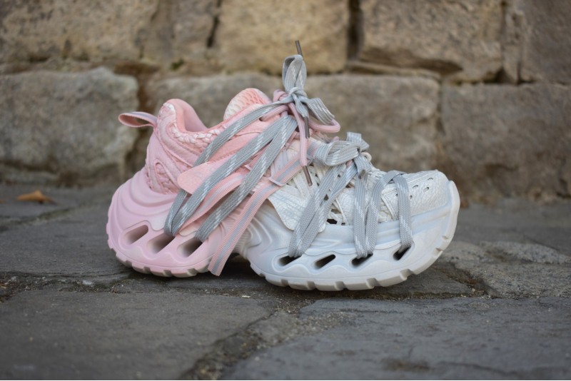 M116 / GRAY & PINK