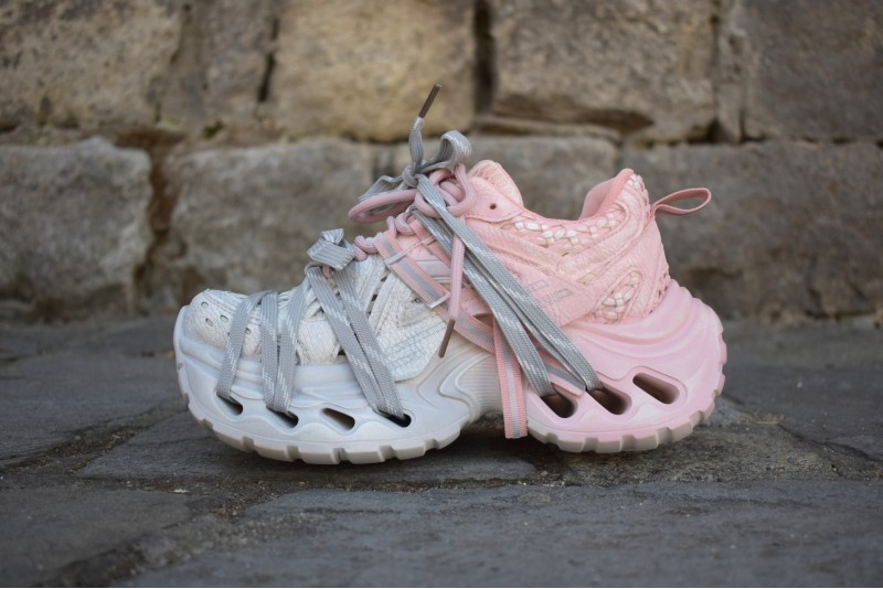 M116 / GRAY & PINK