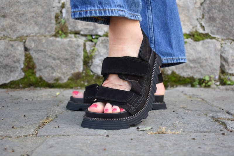 354-933 / BLACK