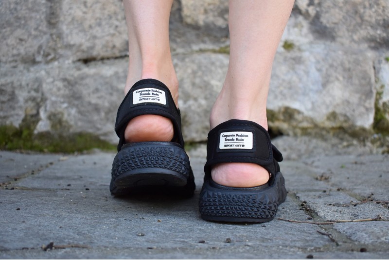 85-3779 / BLACK