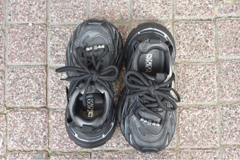 568-7 / BLACK