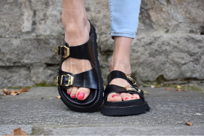 354-930 / BLACK
