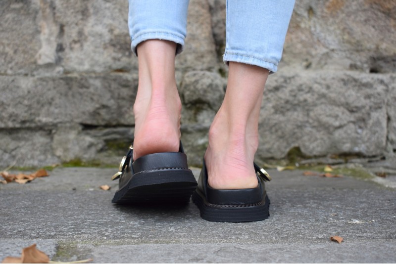 354-930 / BLACK