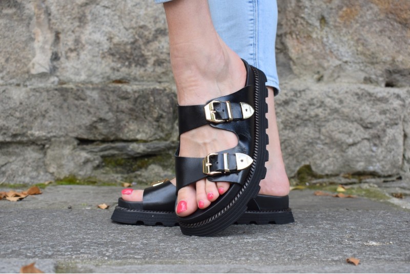 354-930 / BLACK