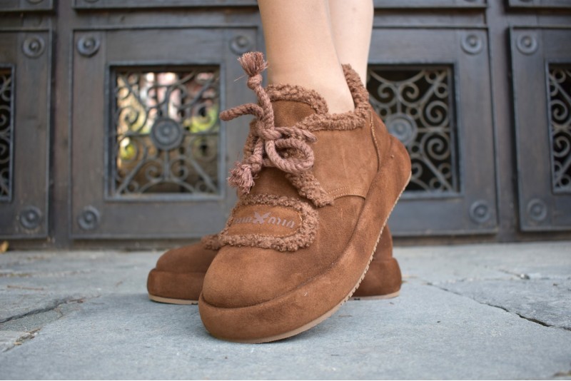 200-27-032 / BROWN